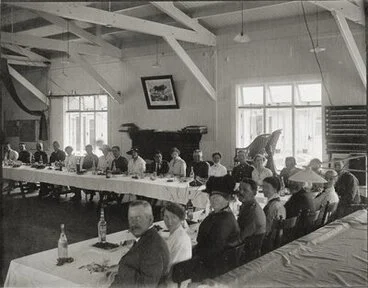 Image: Queen Mary Hospital dining room, Christmas dinner 1917