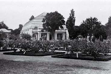 Image: Conservatories and rose garden in the Christchurch Botanic Gardens
