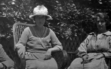 Image: Portrait of Katherine Mansfield and Dorothy Brett
