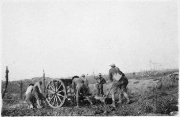 Image: Gun crew in mud at Passchendaele