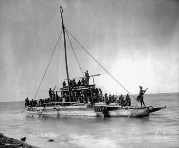 Image: Samoan war canoe