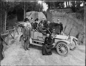 Image: Group and Wolseley car