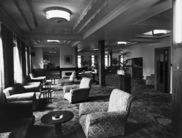 Image: View of the lounge, Royal Oak Hotel, Wellington