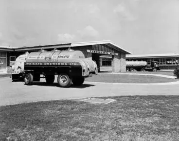 Image: Waikato Breweries tankers