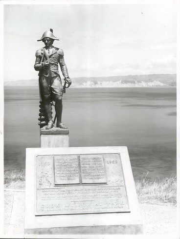 Image: James Cook Memorial Statue