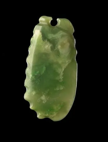 Image: Hei whakapapa (genealogical pendant)