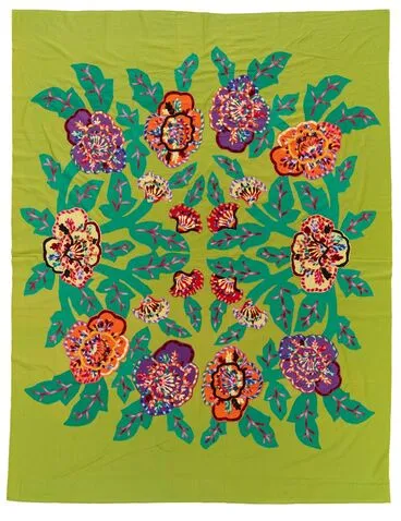 Image: Tivaevae tataura (appliqué embroidered quilt) and pillowslips