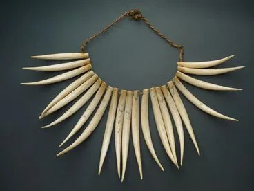 Image: Wasekaseka (sperm whale tooth necklace)