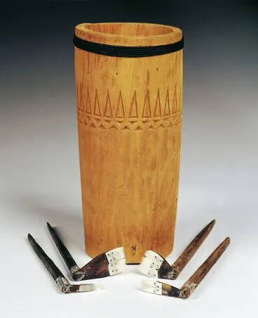 Image: Tunuma (container for storing tattooing implements)