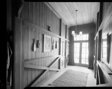 Image: Entrance and hall of Daysh house, [Wellington?]