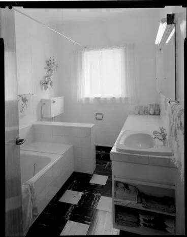 Image: Bathroom, Vautier House [Wellington?]