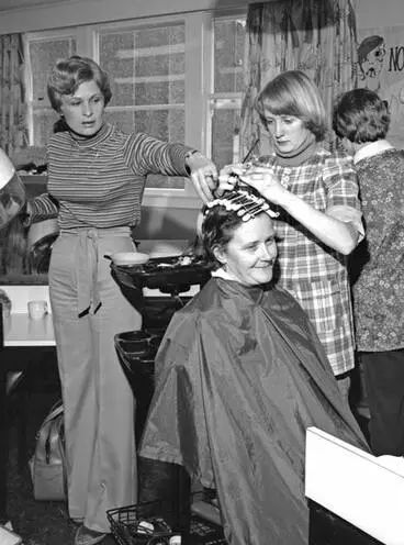Image: Hairdressing apprentice
