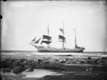 Sailing ship Antioco [i.e. Antiocco] Accame stranded on Kartigi [i.e. Katiki] Beach, Oct 31, 1901