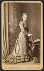 London Portrait Rooms (Dunedin) fl 1864-1875 :Portrait of unidentified lady