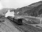 Train on the new railway lines in Kaiwharawhara