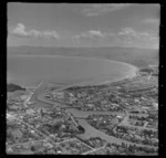 Entrance to Gisborne Harbour, Poverty Bay