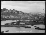 Raising the 80 ton sheer-legs at Port Chalmers in 1891.