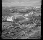 Mangaweka, Manawatu-Whanganui, includes river, township, housing and farmland