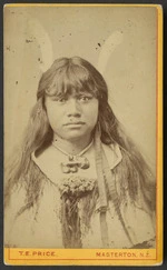 Price, Thomas E (Masterton) fl 1879-1900 :Portrait of unidentified Maori woman