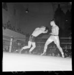 Boxing match, Tuna Scanlan vs Mick Leahy, at Wellington Town Hall