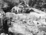 Hinge, Leslie, 1868-1942 :A large face of stone [Kairuru Quarry, Takaka Hill]