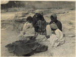 Unidentified Maori group steaming food, Whakarewarewa