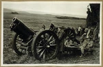Crew of a 6-inch howitzer prepared for action - Photograph taken by an unknown photographer