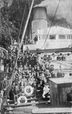 Muir and Moodie fl 1898-1916 : Group on board the ship Waikare