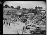 5000 Club carnival at Mount Maunganui - Photograph taken by W Walker