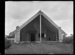 Maori meeting house at Parawai, Thames, in 1917