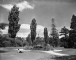 Looking towards the fountain in the Oamaru Public Gardens