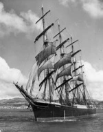 Pamir in Wellington Harbour