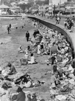 People on the beach, Oriental Bay, Wellington