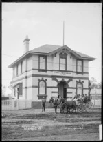 Ngaruawahia Post Office and mail coach, 1910 - Photograph taken by G & C Ltd