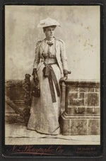 New Zealand Photographic Company (Wellington) fl 1888-1895 :Portrait of unidentified woman