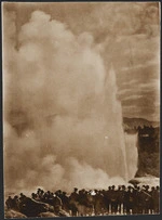 Crowd watching the Pohutu geyser, Whakarewarewa