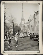 Photograph of the A Travers Paris relay race