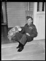 Dog and crew of the Vampire jets at Ohakea