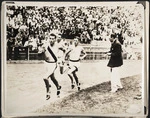 Photograph of Bill Bonthron leading Jack Lovelock