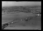 Auckland Harbour Bridge, Waitemata Harbour