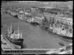 Shipping congestion at Wellington wharves