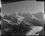 Mt Cook Air Services, Cessna aircraft flying over Hochstetter Icefall