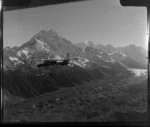 Mt Cook Air Services, Cessna aircraft flying over Hochstetter Icefall