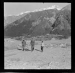 Mount Cook Air Service pilot, John Evans and family, Hermitage