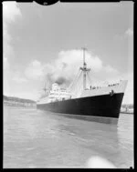 Passenger ship, Remuera, in Wellington Harbour