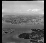 Showing Raglan Township on shoreline of inner Raglan Harbour, Waikato