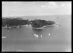 Yacht race, Hauraki Gulf, Auckland Region showing Mansion House Bay, Kawau Island