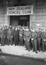 Daniel Giles Sullivan, Col Fred Waite, Col B Barrington and soldiers, outside the NZ Forces Club, Florence, Italy