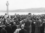 Crowd at Petone, attending the unveiling of the Iona Cross