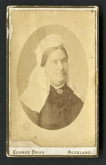 Clarke Brothers (Auckland) fl 1878: Portrait of unidentified woman